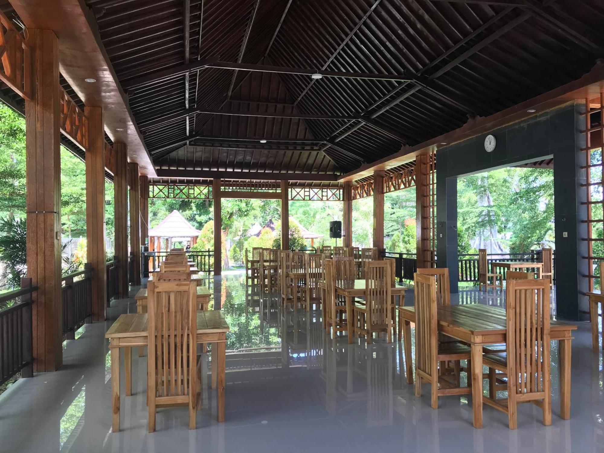 Pohon Purba Resort & Restaurant Labuhan Pandan Kültér fotó
