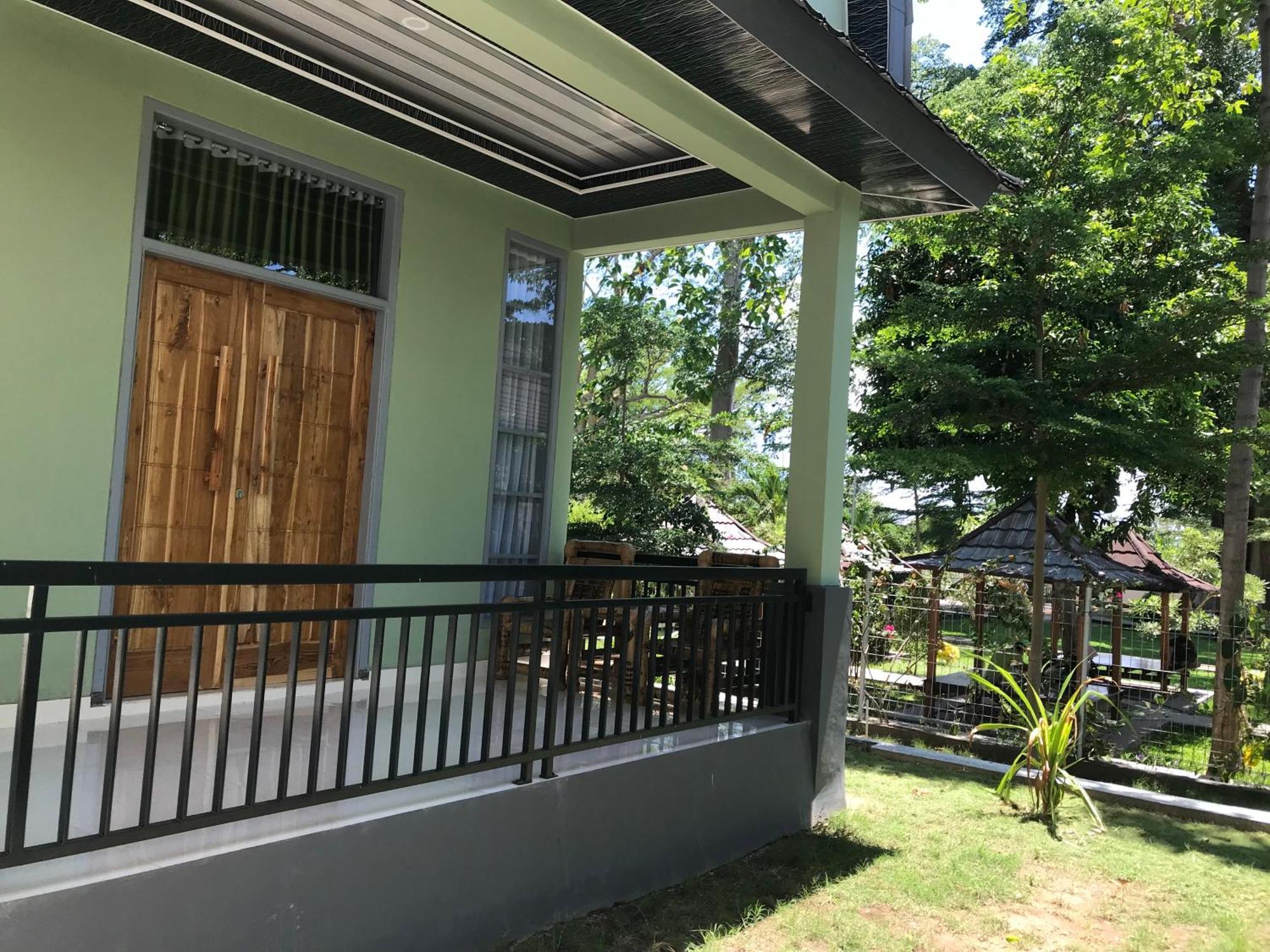 Pohon Purba Resort & Restaurant Labuhan Pandan Kültér fotó