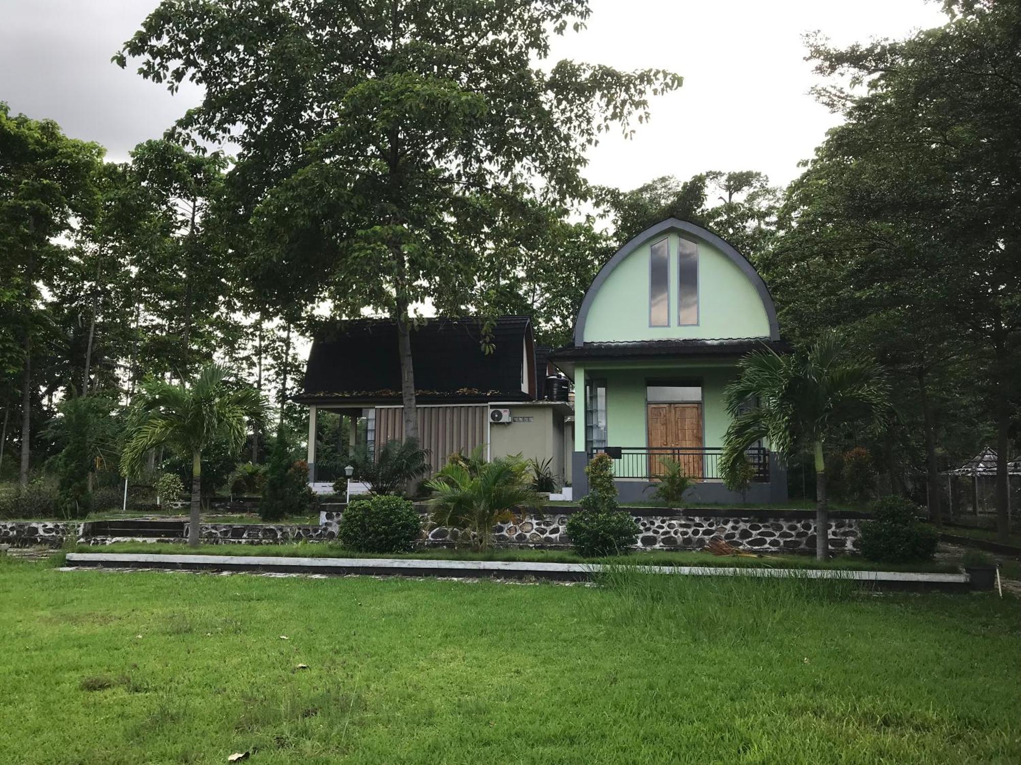 Pohon Purba Resort & Restaurant Labuhan Pandan Kültér fotó