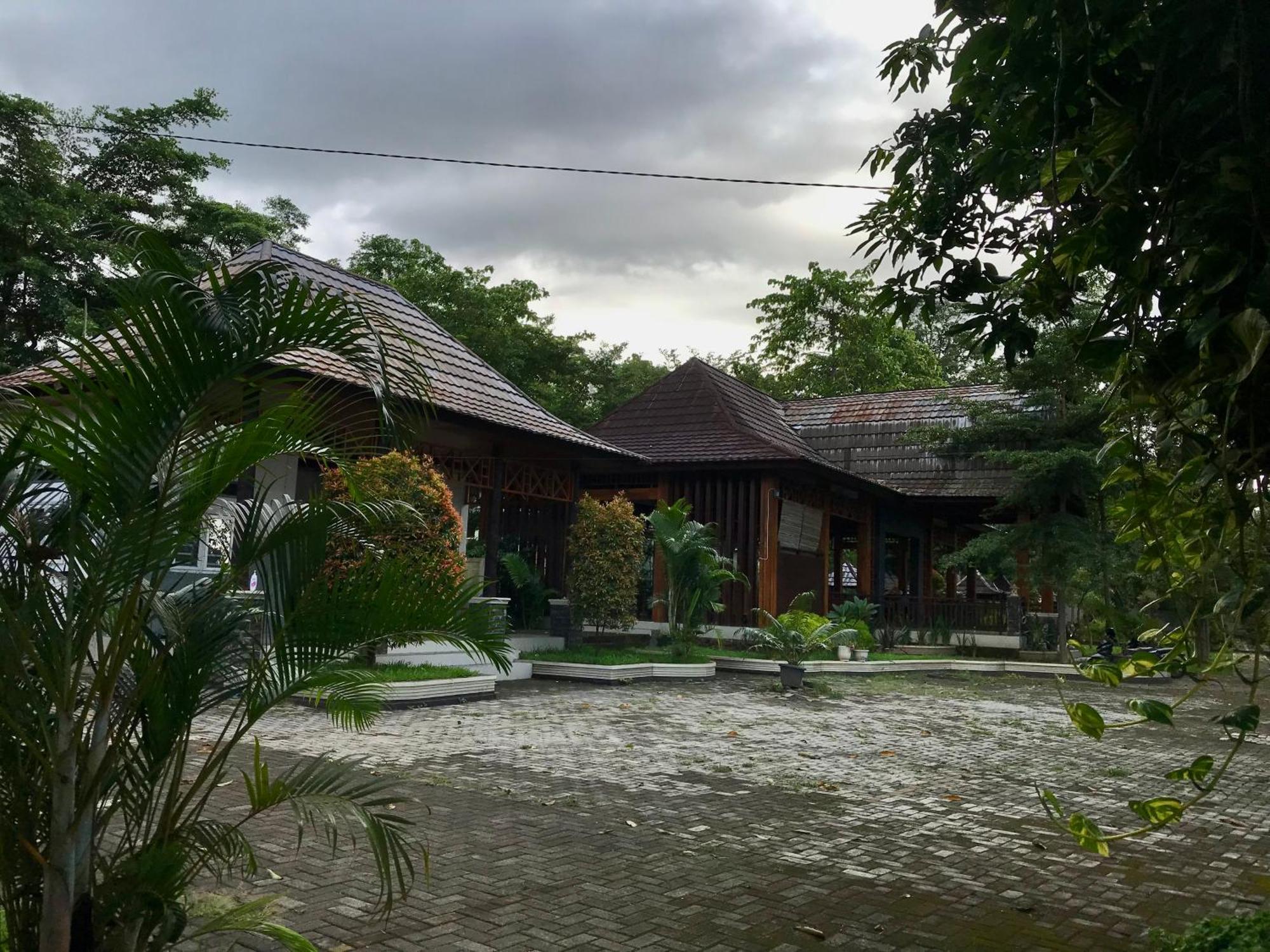 Pohon Purba Resort & Restaurant Labuhan Pandan Kültér fotó